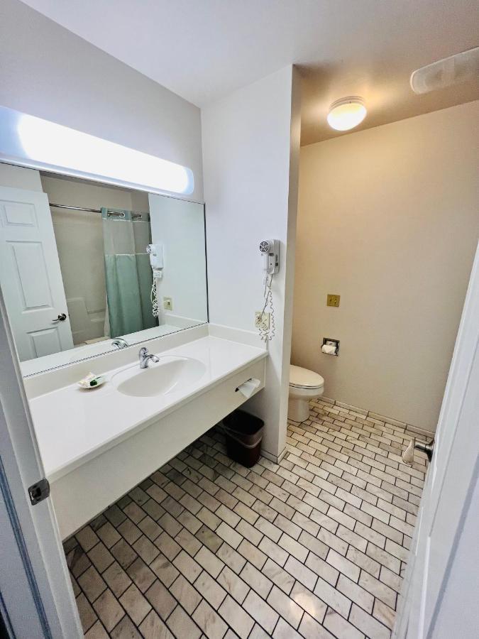 Court Plaza Inn & Suites Of Mackinaw Mackinaw City Luaran gambar